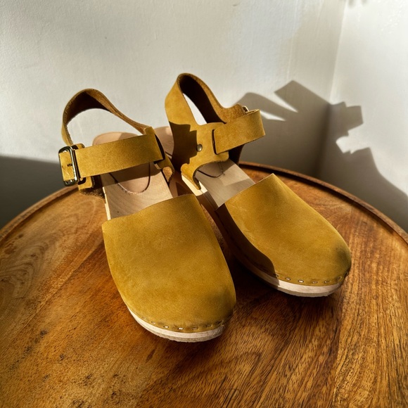 Bryr Emma Closed Toe Clog - 37 - Fennel - Picture 4 of 4